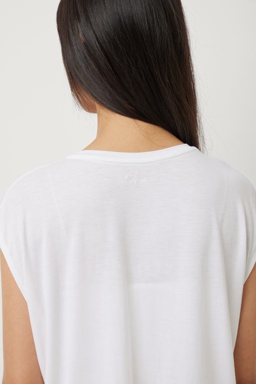 https://img.benettonmall.com/PARTS/KS/25S/SATS55531WH_MB_D4.jpg