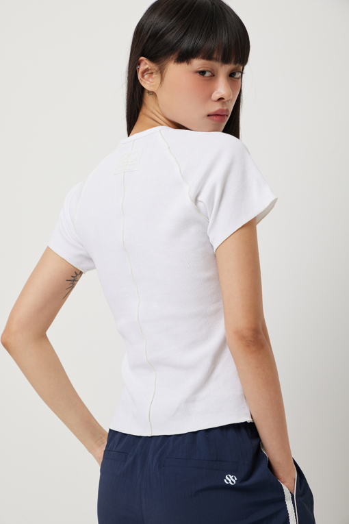 https://img.benettonmall.com/PARTS/KS/25S/SATS90531WH_MB_D4.jpg