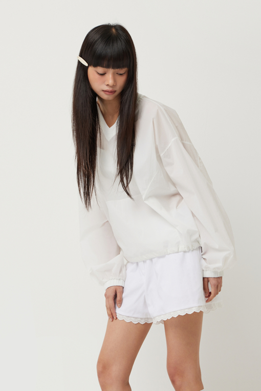 https://img.benettonmall.com/PARTS/KS/25S/SATS94531WH_MB_D1.jpg