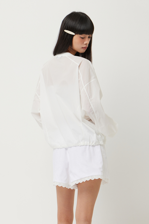 https://img.benettonmall.com/PARTS/KS/25S/SATS94531WH_MB_D2.jpg