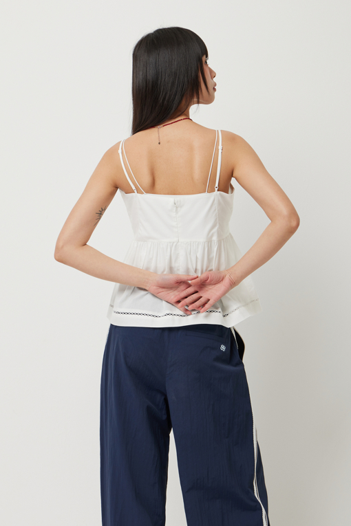 https://img.benettonmall.com/PARTS/KS/25S/SAWS92531WH_MB_D2.jpg