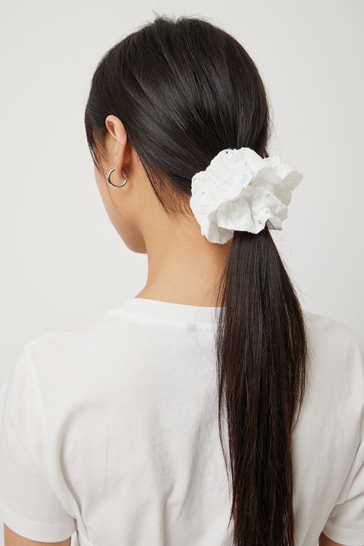 https://img.benettonmall.com/PARTS/KS/25S/SCET90531WH_MB_D4.jpg