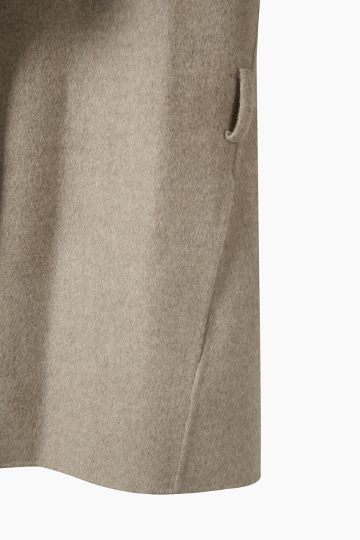 https://img.benettonmall.com/PARTS/KS/26F/SACT32661ME_MB_D4.jpg?cb=1789983961