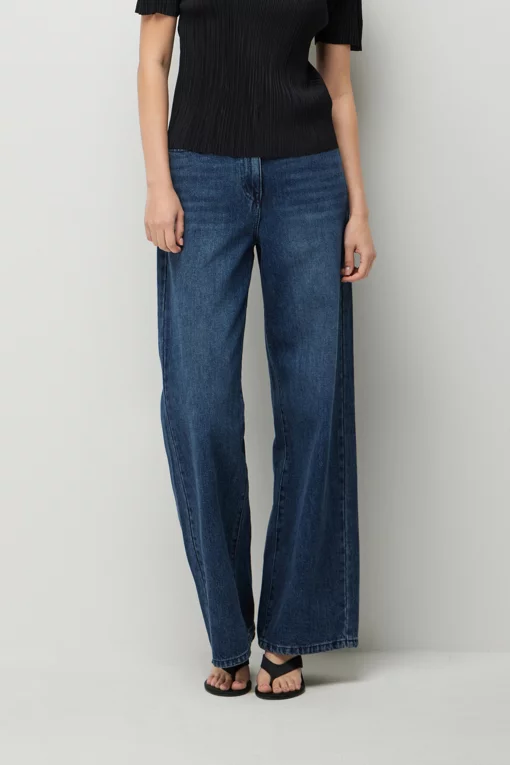 https://img.benettonmall.com/PARTS/KS/26F/SADP01641BL_MB.jpg?cb=1785497529