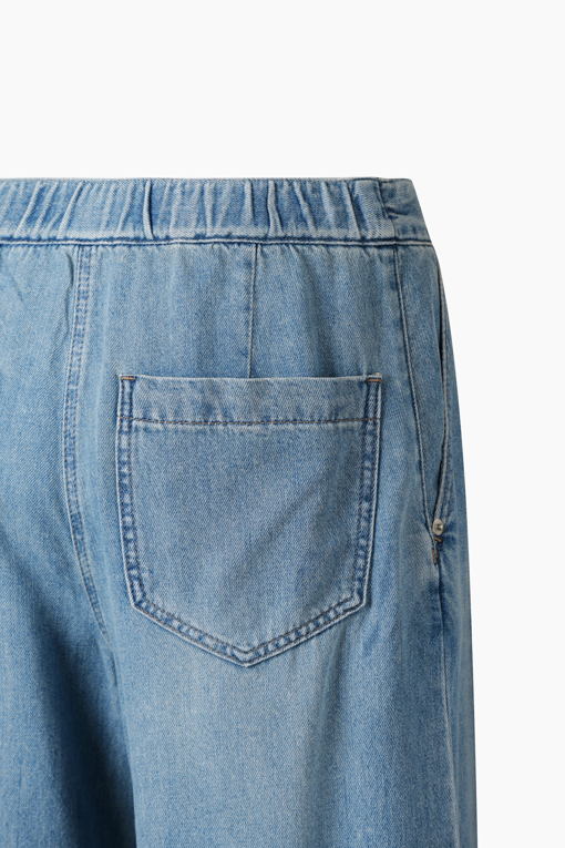 https://img.benettonmall.com/PARTS/KS/26F/SADP02641BL_MB_D14.jpg?cb=1789983961