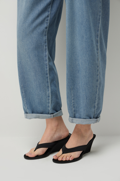 https://img.benettonmall.com/PARTS/KS/26F/SADP02641BL_MB_D4.jpg?cb=1789983961