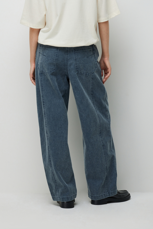 https://img.benettonmall.com/PARTS/KS/26F/SADP03641DB_MB_M2.jpg?cb=1790808094