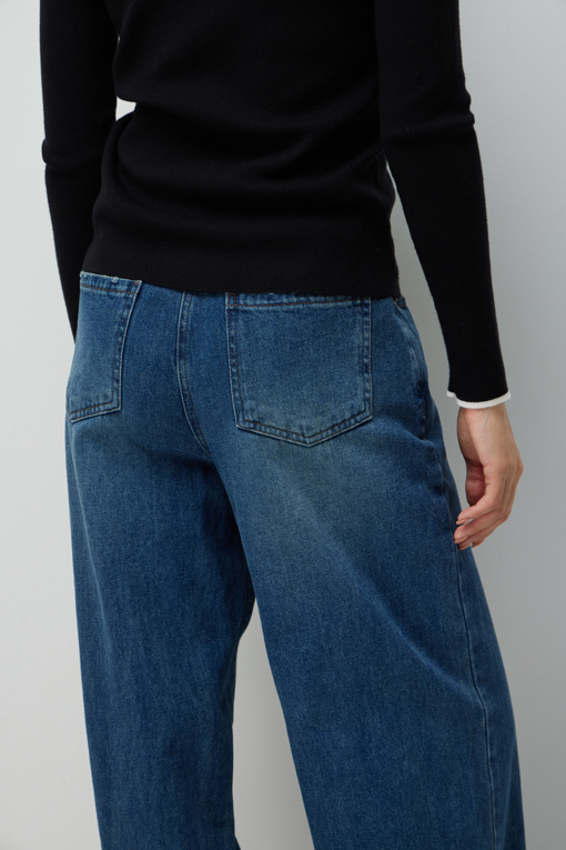 https://img.benettonmall.com/PARTS/KS/26F/SADP05641BL_MB_M4.jpg?cb=1789410927