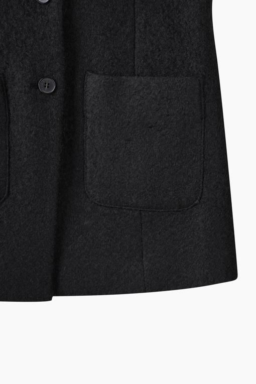 https://img.benettonmall.com/PARTS/KS/26F/SAJKE1661BK_MB_D4.jpg?cb=1787829942