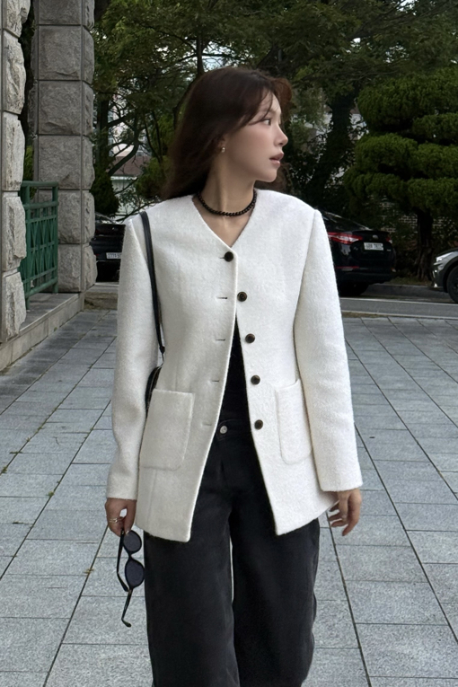 https://img.benettonmall.com/PARTS/KS/26F/SAJKE1661IV_MB_D0.jpg?cb=1787829942