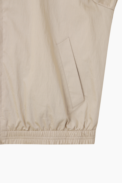 https://img.benettonmall.com/PARTS/KS/26F/SAJP01641BE_MB_D15.jpg?cb=1787100377