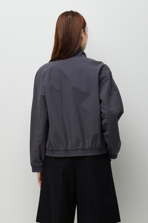 https://img.benettonmall.com/PARTS/KS/26F/SAJP01641DG_MB_D2.jpg?cb=1789410927