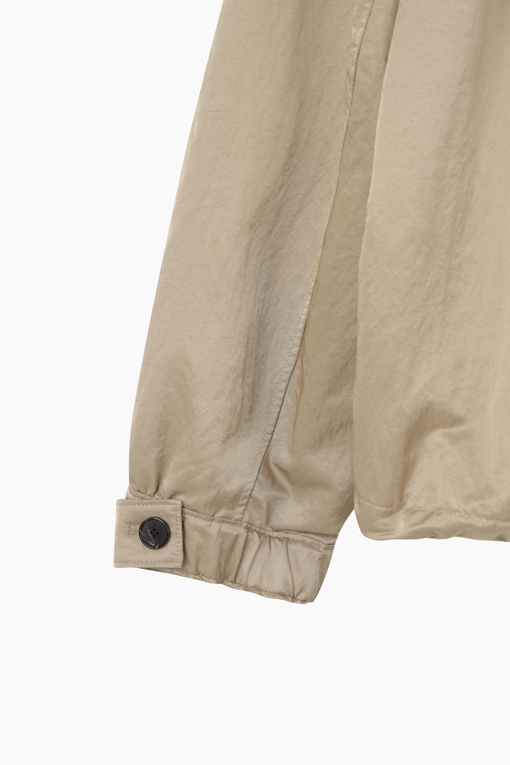 https://img.benettonmall.com/PARTS/KS/26F/SAJP05641BE_MB_D16.jpg?cb=1787100377