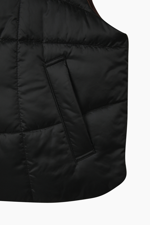 https://img.benettonmall.com/PARTS/KS/26F/SAJP31661BK_MB_D4.jpg?cb=1789983961