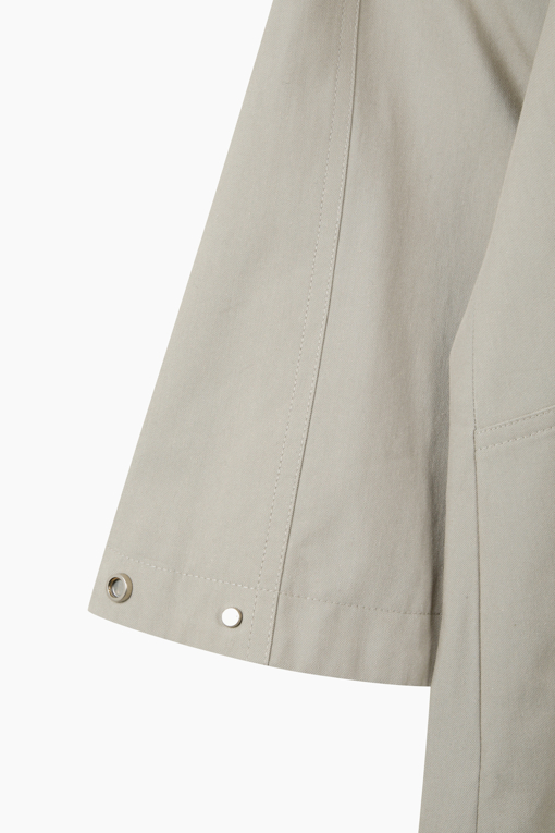 https://img.benettonmall.com/PARTS/KS/26F/SAJP32661BG_MB_D4.jpg?cb=1789983961