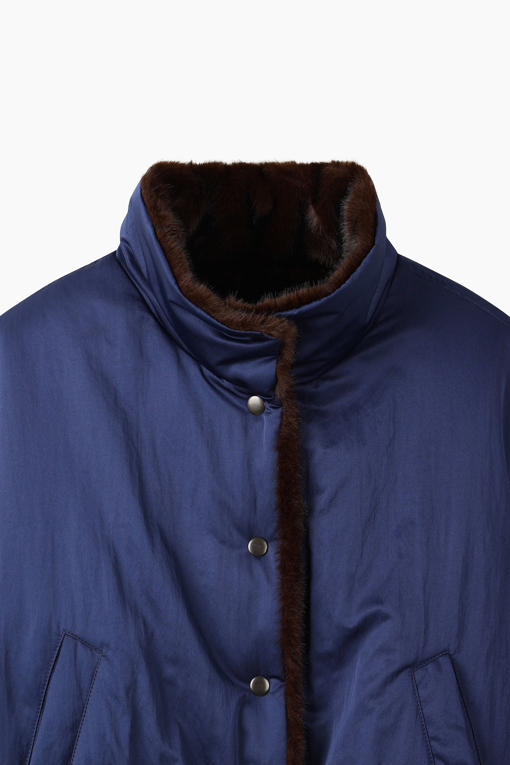 https://img.benettonmall.com/PARTS/KS/26F/SAJP36661NY_MB_D2.jpg?cb=1793028892