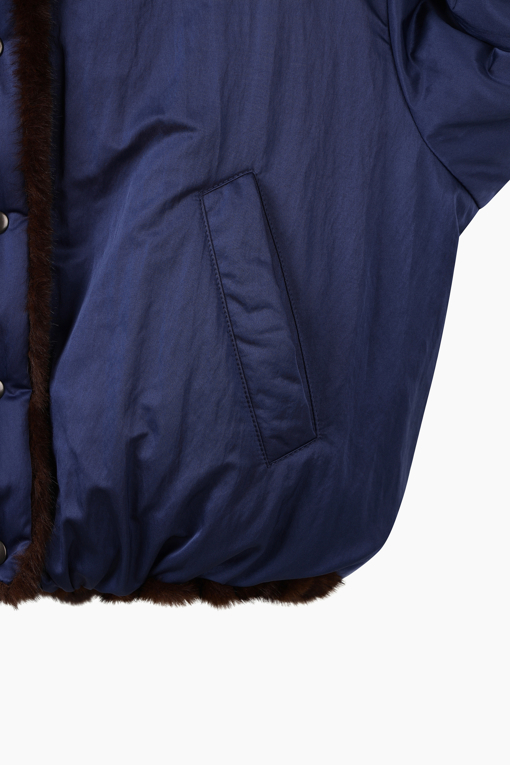 https://img.benettonmall.com/PARTS/KS/26F/SAJP36661NY_MB_D4.jpg?cb=1793028892
