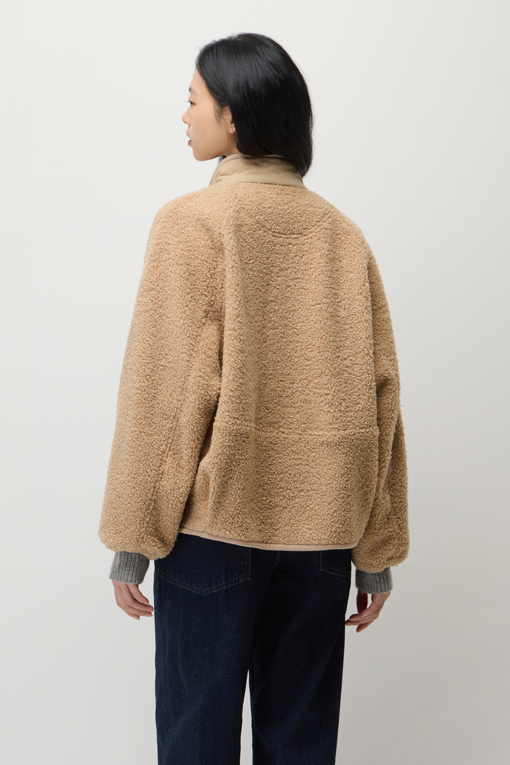 https://img.benettonmall.com/PARTS/KS/26F/SAJP37661BG_MB_M2.jpg?cb=1793028892