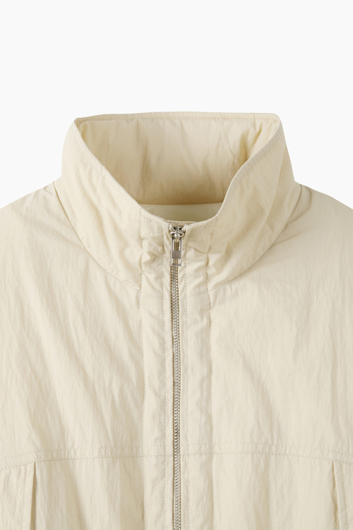 https://img.benettonmall.com/PARTS/KS/26F/SAJPE1661BE_MB_D2.jpg?cb=1792404559