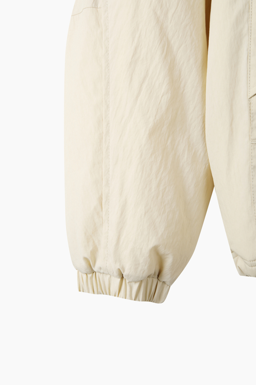 https://img.benettonmall.com/PARTS/KS/26F/SAJPE1661BE_MB_D3.jpg?cb=1792404559