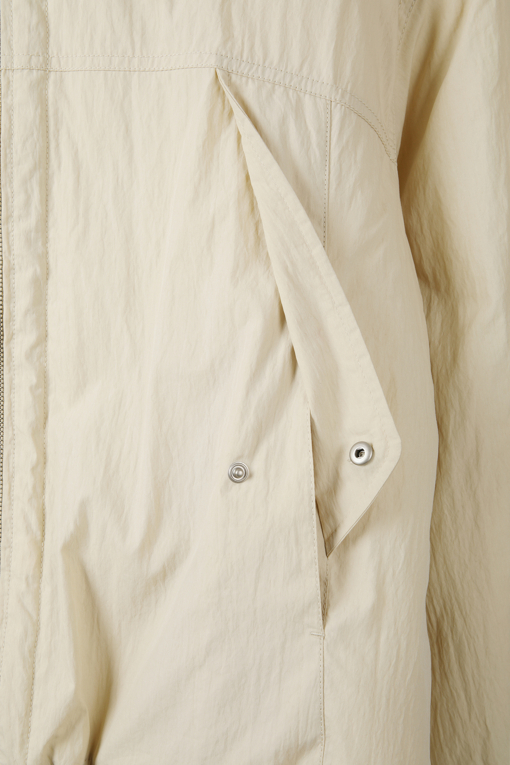 https://img.benettonmall.com/PARTS/KS/26F/SAJPE1661BE_MB_D5.jpg?cb=1792404559
