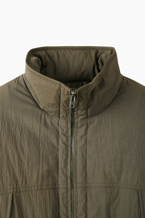 https://img.benettonmall.com/PARTS/KS/26F/SAJPE1661KB_MB_D2.jpg?cb=1792404559
