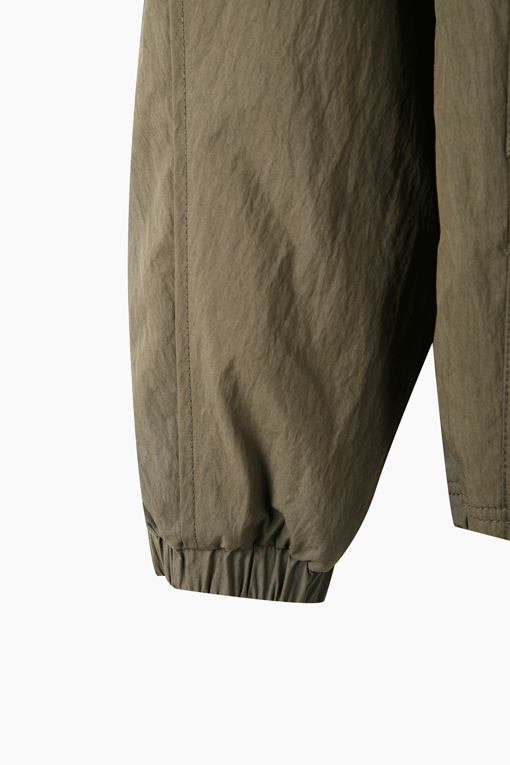 https://img.benettonmall.com/PARTS/KS/26F/SAJPE1661KB_MB_D3.jpg?cb=1792404559