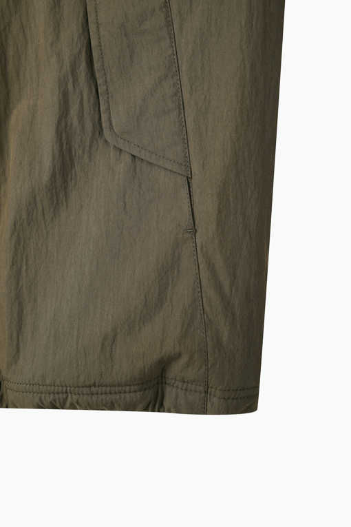 https://img.benettonmall.com/PARTS/KS/26F/SAJPE1661KB_MB_D4.jpg?cb=1792404559
