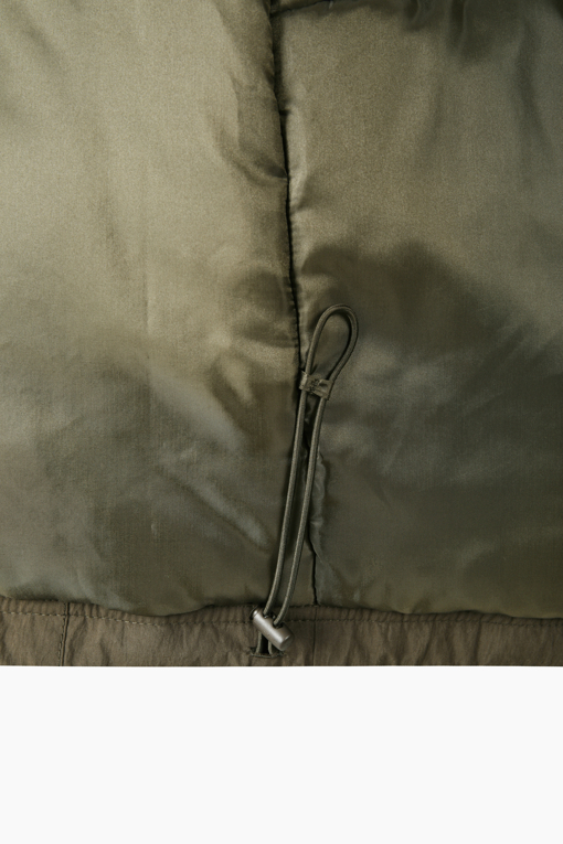 https://img.benettonmall.com/PARTS/KS/26F/SAJPE1661KB_MB_D6.jpg?cb=1792404559