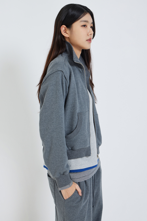 https://img.benettonmall.com/PARTS/KS/26F/SAJPE2661DG_MB_M3.jpg?cb=1792404559