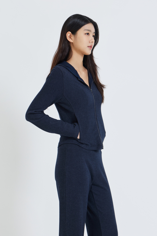https://img.benettonmall.com/PARTS/KS/26F/SAJPE5661NY_MB_M1.jpg?cb=1792404559