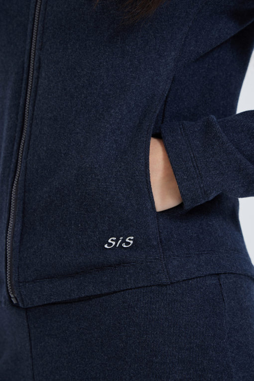 https://img.benettonmall.com/PARTS/KS/26F/SAJPE5661NY_MB_M4.jpg?cb=1792404559