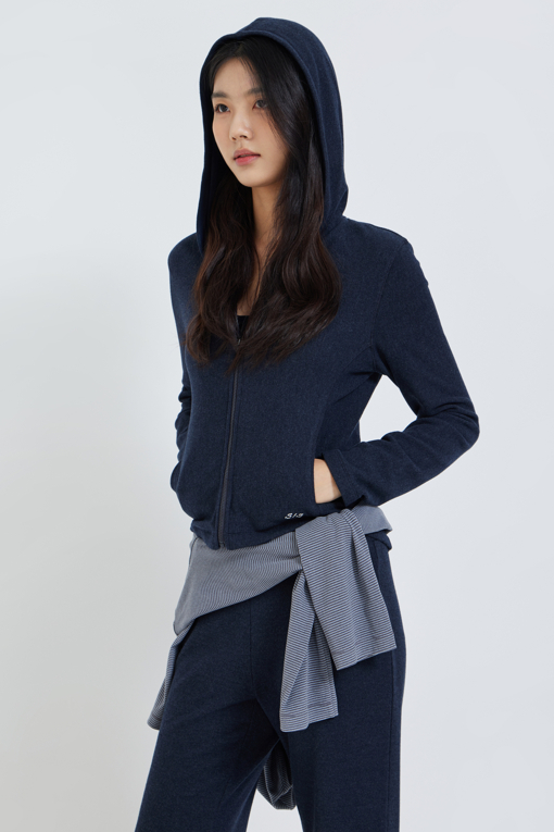 https://img.benettonmall.com/PARTS/KS/26F/SAJPE5661NY_MB_M5.jpg?cb=1792404559