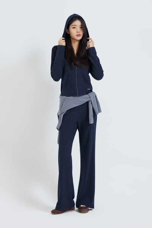 https://img.benettonmall.com/PARTS/KS/26F/SAJPE5661NY_MB_M6.jpg?cb=1792404559