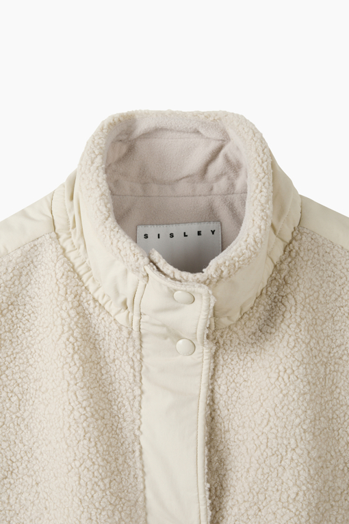 https://img.benettonmall.com/PARTS/KS/26F/SAJPE6661BE_MB_D2.jpg?cb=1792404559