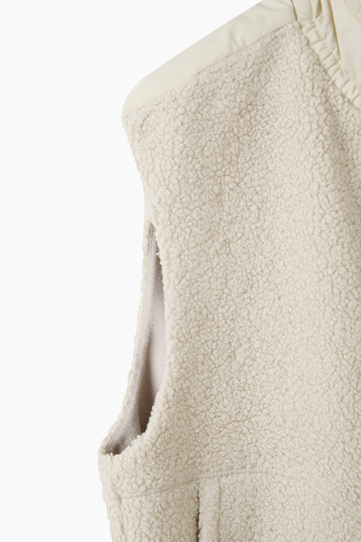 https://img.benettonmall.com/PARTS/KS/26F/SAJPE6661BE_MB_D3.jpg?cb=1792404559