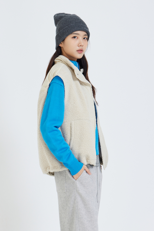 https://img.benettonmall.com/PARTS/KS/26F/SAJPE6661BE_MB_M1.jpg?cb=1792404559