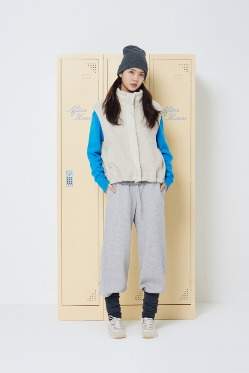 https://img.benettonmall.com/PARTS/KS/26F/SAJPE6661BE_MB_M5.jpg?cb=1792404559