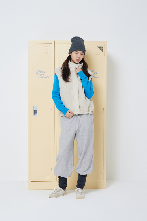 https://img.benettonmall.com/PARTS/KS/26F/SAJPE6661BE_MB_M6.jpg?cb=1792404559