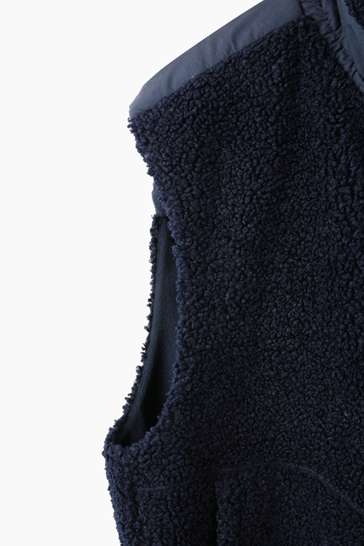 https://img.benettonmall.com/PARTS/KS/26F/SAJPE6661DN_MB_D3.jpg?cb=1792404559