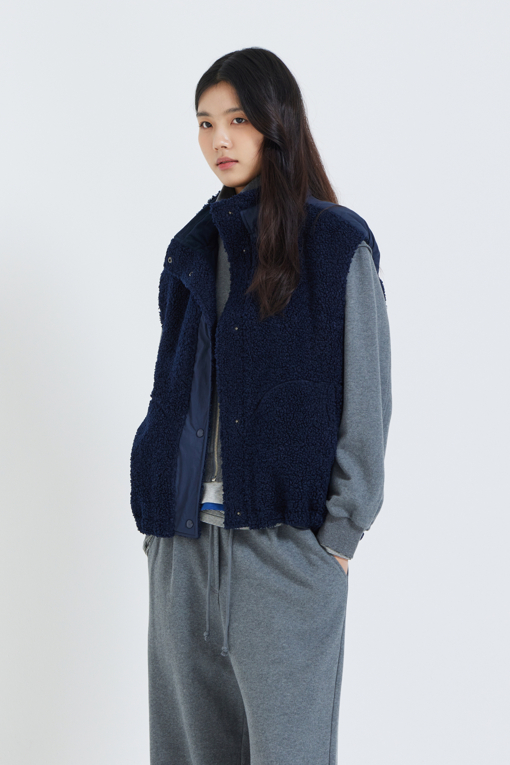 https://img.benettonmall.com/PARTS/KS/26F/SAJPE6661DN_MB_M0.jpg?cb=1792404559