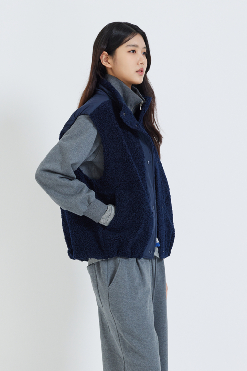 https://img.benettonmall.com/PARTS/KS/26F/SAJPE6661DN_MB_M1.jpg?cb=1792404559