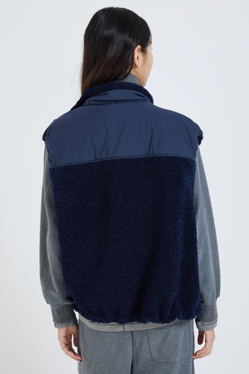 https://img.benettonmall.com/PARTS/KS/26F/SAJPE6661DN_MB_M4.jpg?cb=1792404559