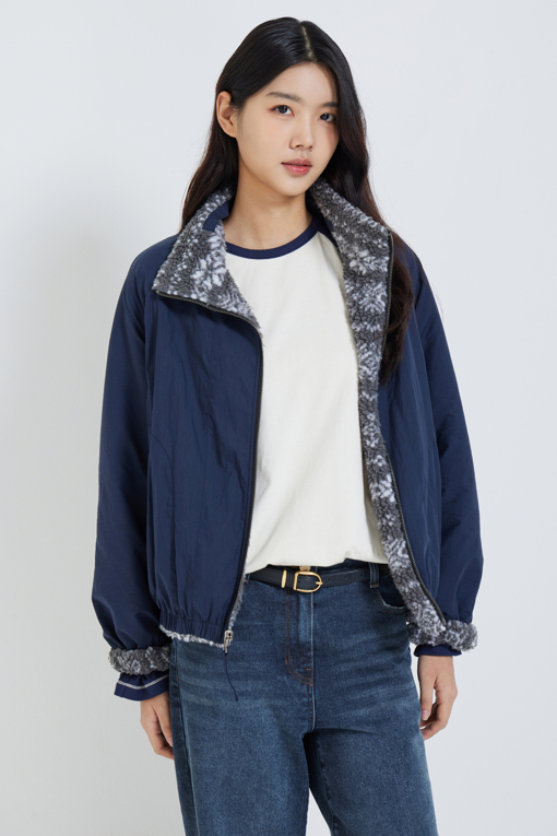 https://img.benettonmall.com/PARTS/KS/26F/SAJPE7661DG_MB_M3.jpg?cb=1792404559
