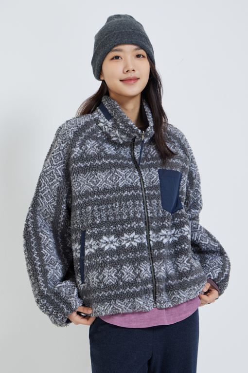 https://img.benettonmall.com/PARTS/KS/26F/SAJPE7661DG_MB_M4.jpg?cb=1792404559