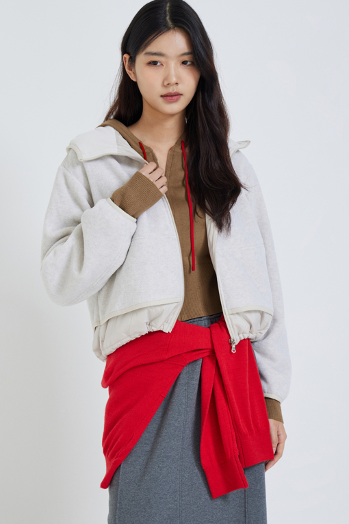 https://img.benettonmall.com/PARTS/KS/26F/SAJPE8661OT_MB_M3.jpg?cb=1792404559