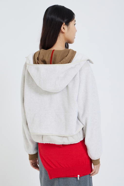 https://img.benettonmall.com/PARTS/KS/26F/SAJPE8661OT_MB_M4.jpg?cb=1792404559
