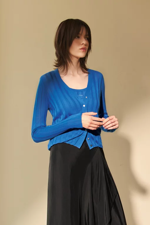 https://img.benettonmall.com/PARTS/KS/26F/SAKC02641BL_MB.jpg?cb=1785497529