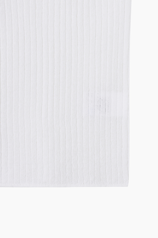 https://img.benettonmall.com/PARTS/KS/26F/SAKC08641WH_MB_D14.jpg?cb=1789410927