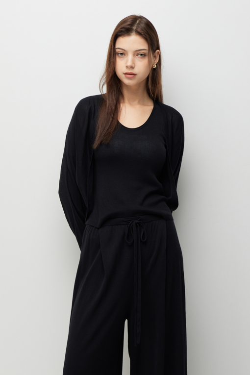 https://img.benettonmall.com/PARTS/KS/26F/SAKC09641BK_MB_D1.jpg?cb=1789410927